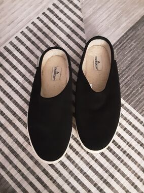 Staheekum Slip On Mules Size 7